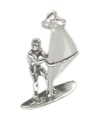 Vindsurfare som surfar i sterling silver charm .925 x 1 vindsurfare