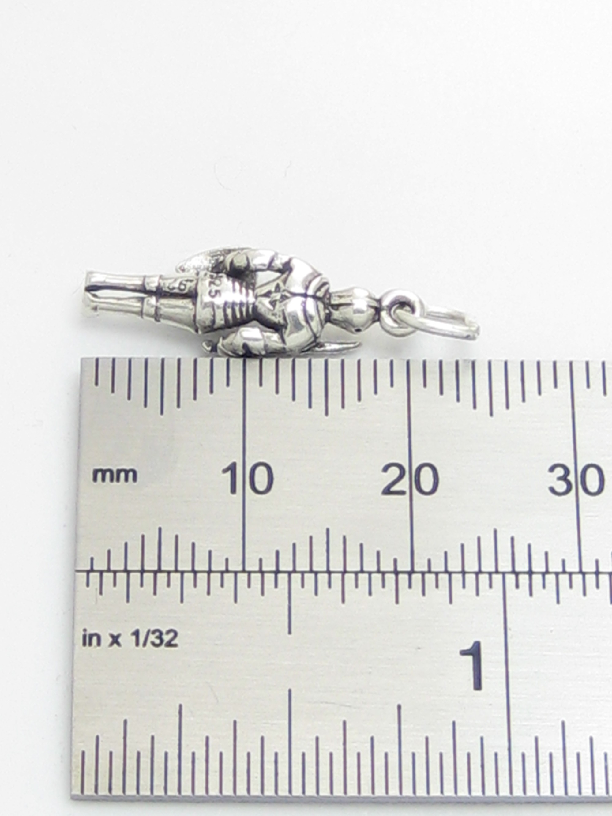 Knight in a suit of armour sterling silver charm .925 x1 Knights charms