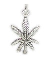 Charm de plata esterlina con hoja de cannabis .925 x 1 Charm de hojas de droga