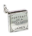 Porträtt av en dambok av James charm i sterling silver. 925 x 1 böcker